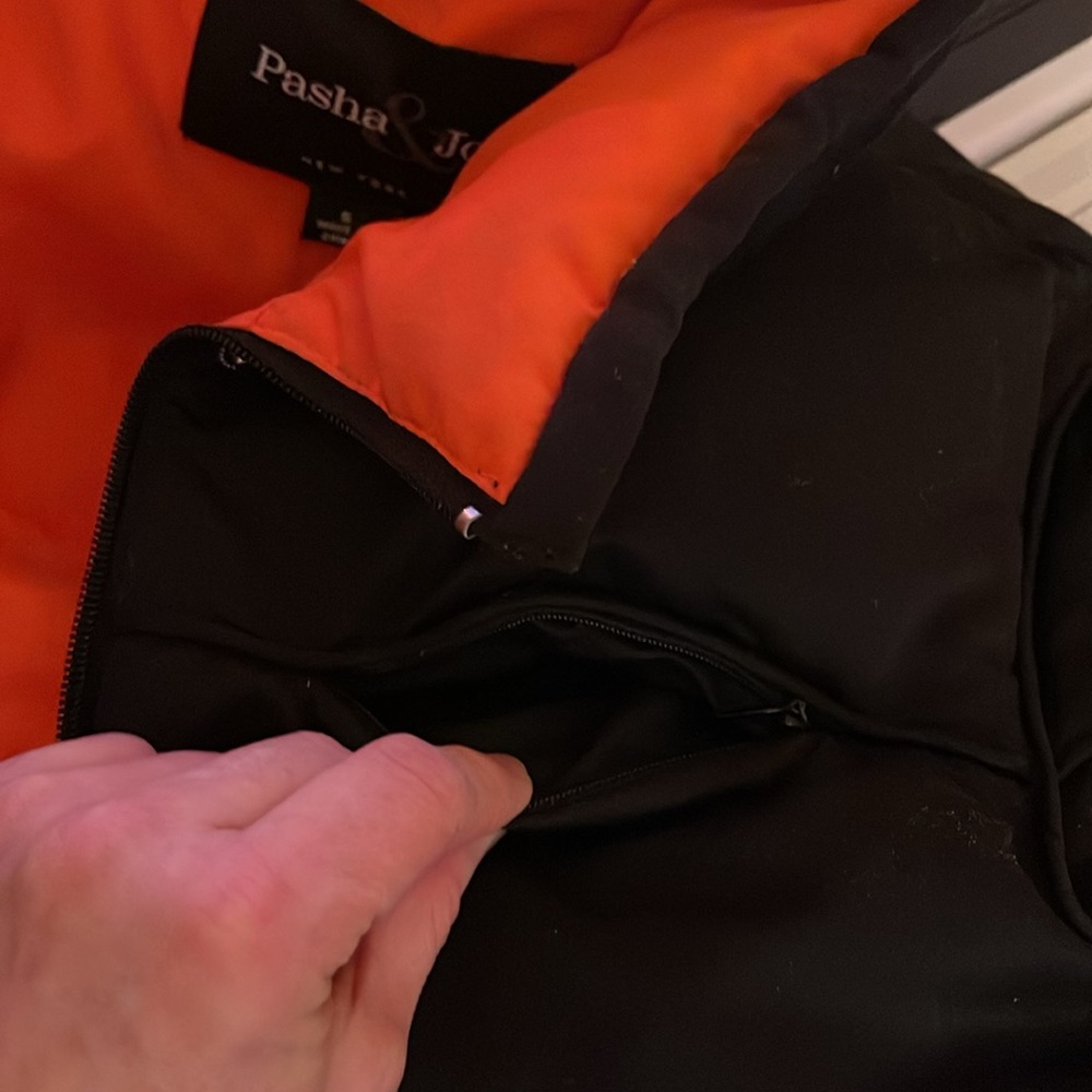 Pasha & Jo New York size small is a super warm goose down jacket. Never worn. - Picture 3 of 8